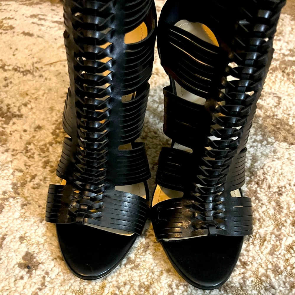 BCBGeneration : Black women high heels
